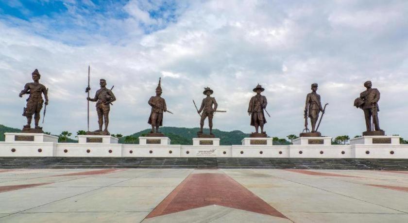 Greenfield Valley Fishing Resort Hua Hin